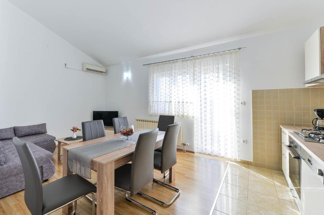 Apartmani Stadion Ζαντάρ Εξωτερικό φωτογραφία