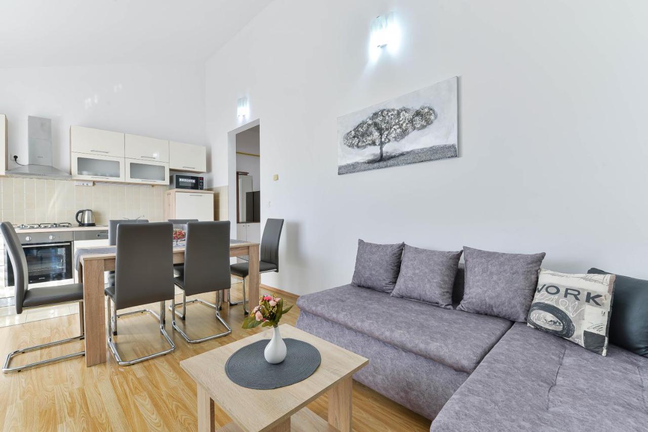 Apartmani Stadion Ζαντάρ Εξωτερικό φωτογραφία